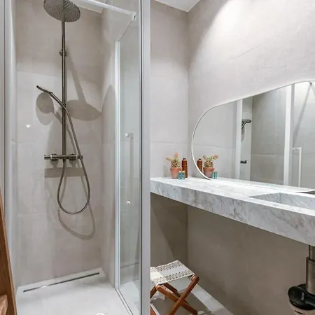 Huswell - Comfortable Near The Sea Apartment